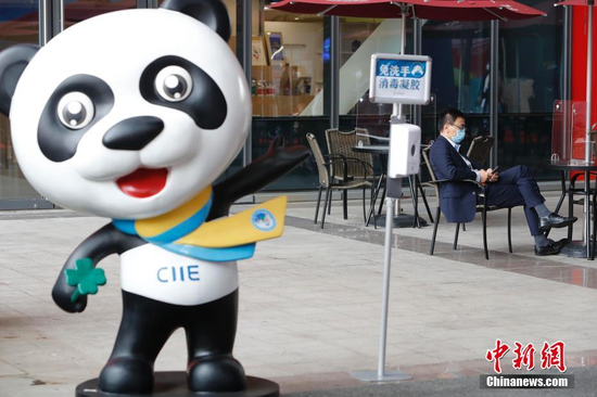 中新网|今冬如何“跑”赢新冠病毒？张文宏给出权威解答