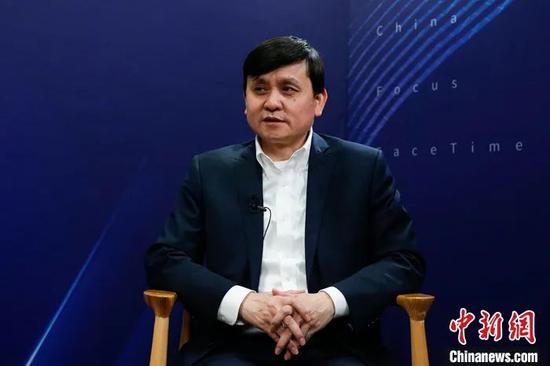 中新网|今冬如何“跑”赢新冠病毒？张文宏给出权威解答