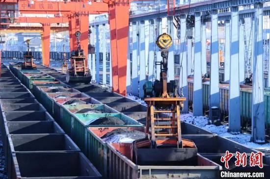 哈铁保障煤炭运输。哈铁提供