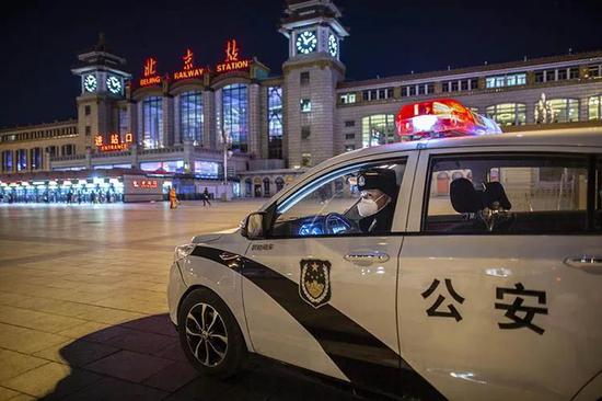 多图直击铁路警察的第21个春运