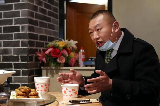 快走,病毒来了”,病愈者曾被邻居疏远…解封一年多,武汉人如何心理脱敏?|新冠肺炎|武汉|湖北_新浪新闻