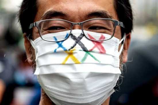 2021年六七月份，随着奥运会的临近，一些东京民众反对奥运会的举办。