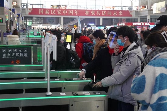 春运期间铁路上海站预计发送旅客910万人 高峰日将在1月29日出现