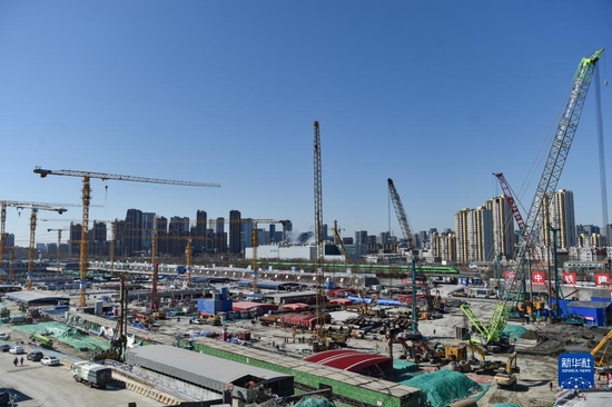 这是位于北京市通州区的北京城市副中心站综合交通枢纽工程建设现场（2022年2月23日摄）。新华社记者 陈钟昊 摄