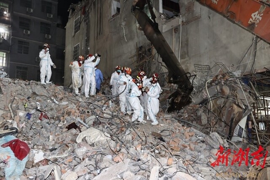 湖南长沙居民自建房倒塌事故：截至目前共救出10名被困者 发现5名遇难者