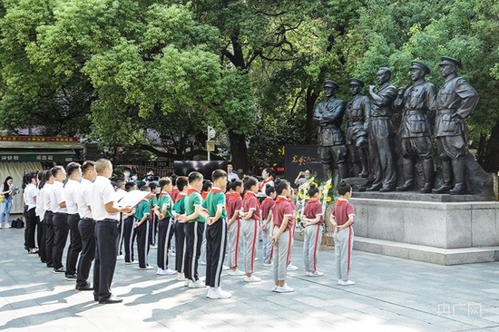  2022年9月30日，南昌八一起義紀(jì)念館舉行烈士紀(jì)念日活動（央廣網(wǎng)發(fā) 八一館供圖）