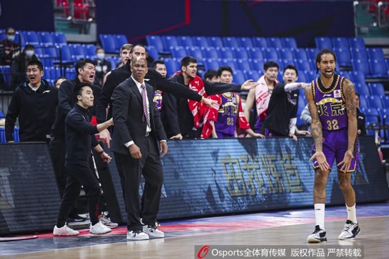 「万福借包子救人？这剧最大的骗局，是把王阳塞进片头充门面」
