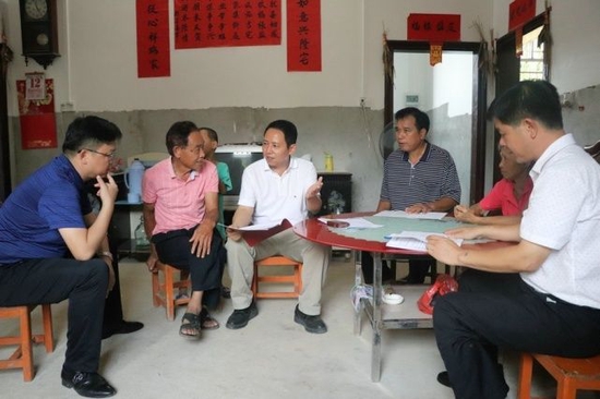 广西藤县原县委书记遭绑案:受害人近期休假,嫌疑人多次卷入借贷纠纷