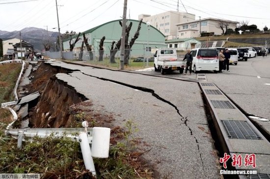 白沙镇：假期首日文旅火热 藿溪泛舟古韵留香