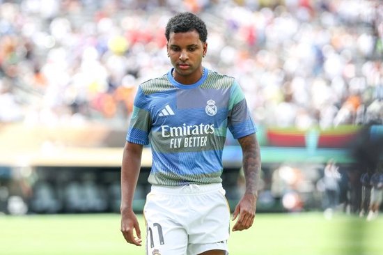 英媒：热刺计划引援有意罗德里戈和伊尔迪兹 皇马关注范德芬