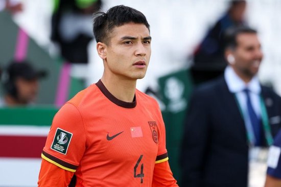 北青：若国足主打5后卫阵型，吾米提江、黄政宇可能增补中卫