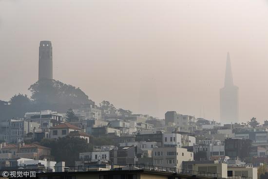 浓烟笼罩的加州 图片来自视觉中国