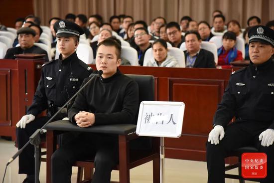 2019年11月28日，刘剑在法庭上接受审判