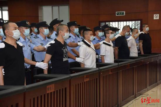 ↑谢江黑社会性质组织案审理宣判现场