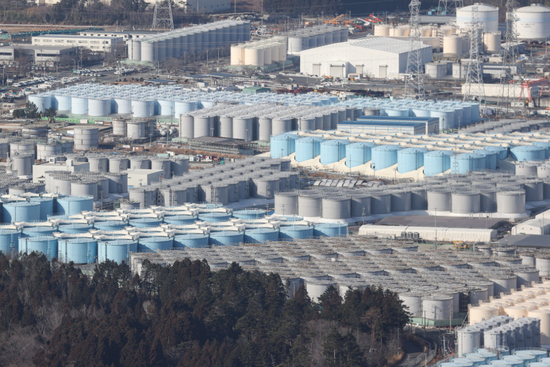 日本福岛核电站,储藏核污水的储水罐(资料图)