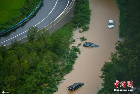 7月21日，河南，郑州暴雨第二日。图片来源：ICphoto