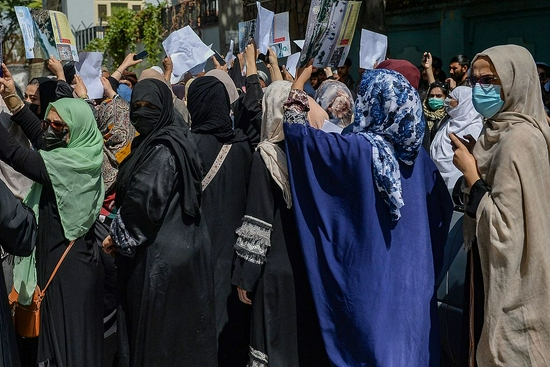 当地时间7日，阿富汗民众在喀布尔举行抗议活动。