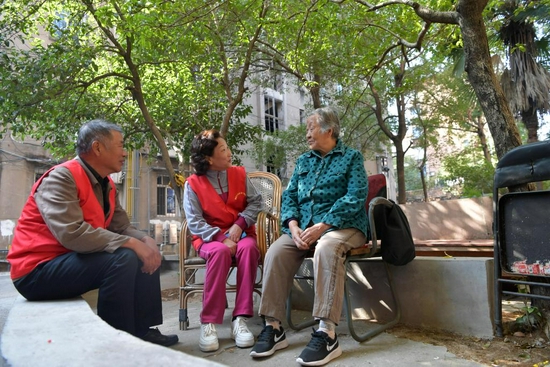 面对2.64亿人，中国守护最美“夕阳红”