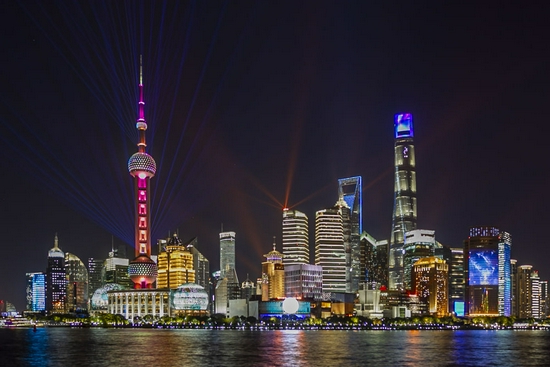 ↑2019年11月5日拍摄的上海陆家嘴夜景。