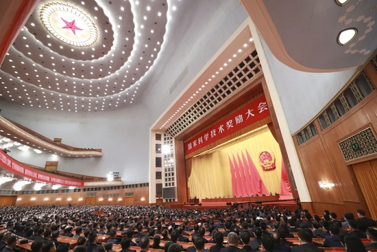 11月3日上午,中共中央、国务院在北京隆重举行国家科学技术奖励大会。新华社记者 庞兴雷 摄