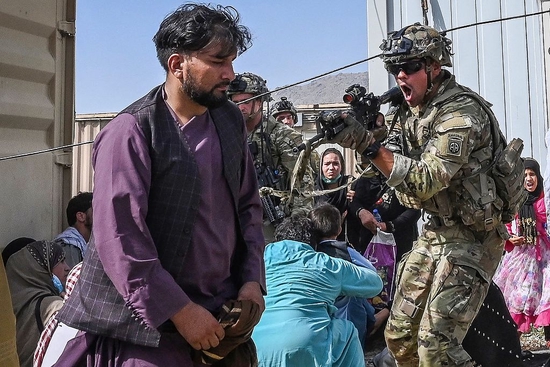 美媒：数百名阿富汗难民申请入境美国被拒