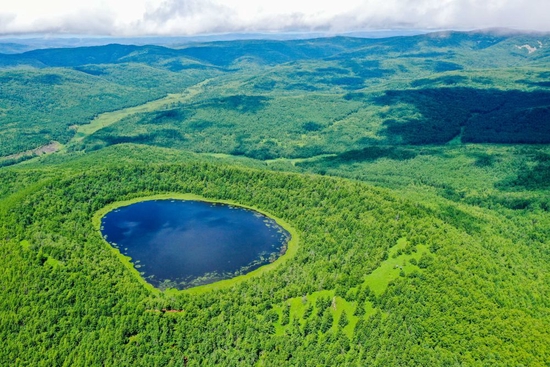 ↑这是2021年7月14日拍摄的内蒙古阿尔山国家森林公园景色（无人机照片）。