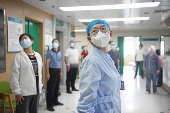 上海民营诊所：疫情前一周挣十几万，封控后如何坚持生计