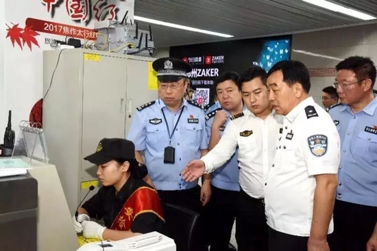 新乡市全市公安机关先后侦破了"11·01"皇家一号专案,封丘11年命案