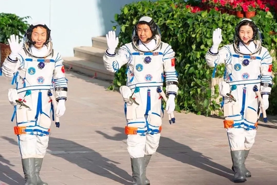 在轨6个月，新“出差三人组”都有哪些任务？