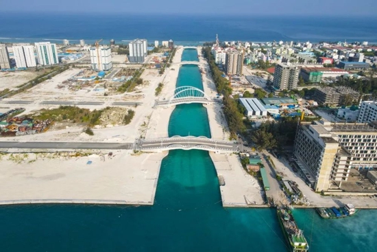 中国企业在马尔代夫胡鲁马累承建的五桥项目中的四座桥 (2022年3月24日摄）中国建筑供图