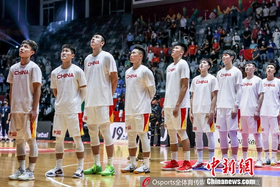 图为中国男篮登场。图片来源:Osports全体育图片社