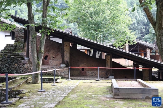 这是7月7日在湖南省醴陵市沩山村拍摄的醴陵窑遗址.