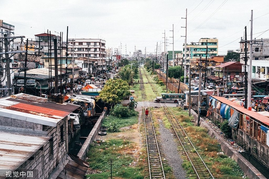 菲律宾马尼拉附近的铁路。资料图