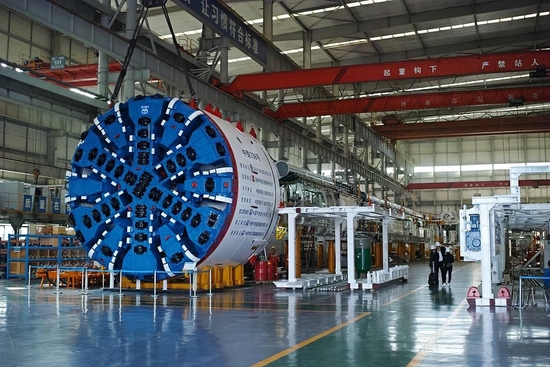 △中铁工程装备集团有限公司生产的盾构机 