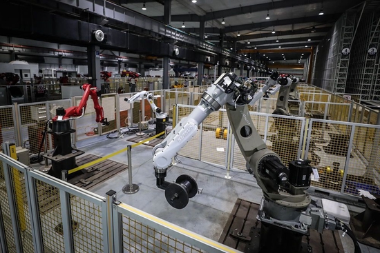 沈阳新松机器人自动化股份有限公司生产车间（2022年4月28日摄）。新华社记者 潘昱龙 摄