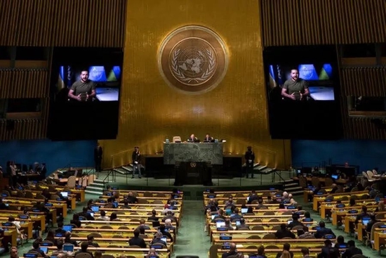 泽连斯基在联合国大会上视频讲话。图源：nyt