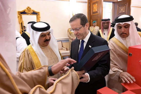 以色列总统首次访问巴林：未谈及伊朗等敏感问题