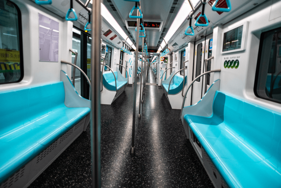 地铁座椅为什么都是滑滑的