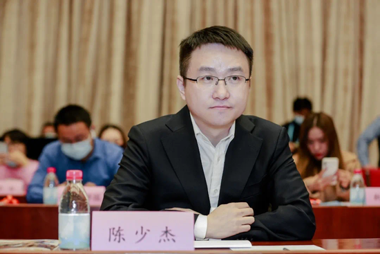 我把闲置房子给亲妹住，带娃回去过年，她竟收我300一晚房租v6.6.9 官方安卓版