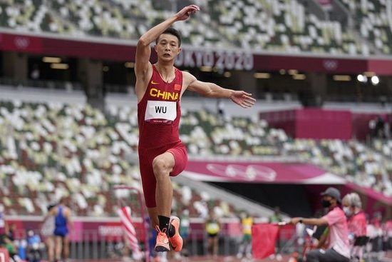 17米68!广东名将吴瑞庭打破三级跳远亚洲纪录,全锦赛夺冠_新浪新闻