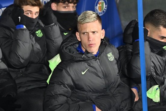 世体：莱万和奥尔莫昨日已恢复正常训练，为弗里克提供了更多选择