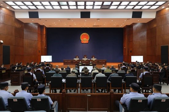 白家犯罪集团案一审宣判：白所成等5人被判死刑