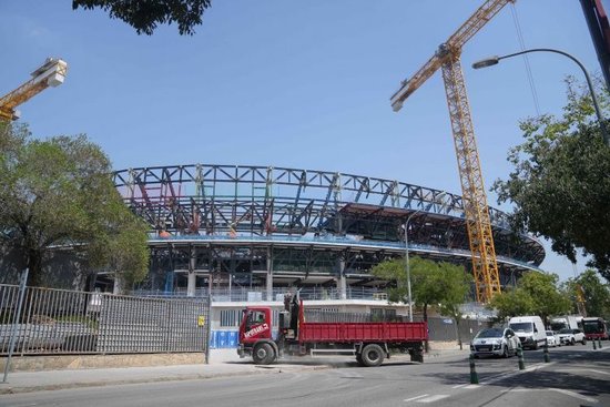 记者：巴萨可能对阵阿拉维斯重返诺坎普，初步计划容纳45000人