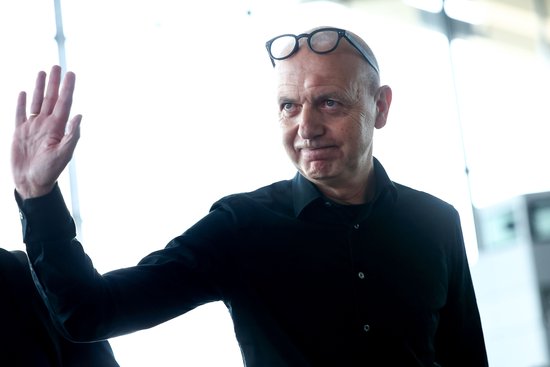 德国足协官方：诺伊恩多夫连任足协主席，任期至2029年