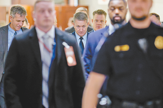 把政府定性“恐怖组织”，对油轮实施全面封锁，委内瑞拉投诉美国“海盗行径”