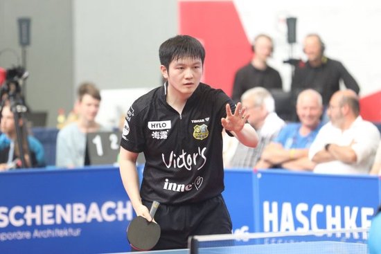 个人职业生涯欧冠首胜！樊振东3-0取胜对手，随萨尔布吕肯晋级8强