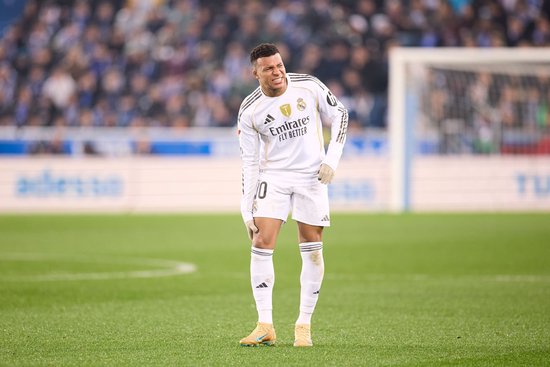 阿斯：姆巴佩左膝不适缺席国王杯，但本轮西甲踢满95分钟拯救皇马