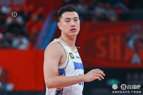 翟晓川出现了小腿肌肉拉伤 北京召回近期在发展联盟打球的范依铭
