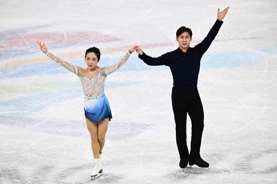 带伤作战！四大洲花样滑冰锦标赛双人自由滑：隋文静/韩聪获亚军