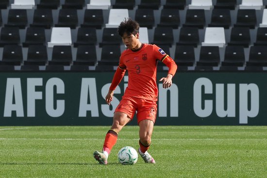 媒体人：关于贺一然的未来，现在看最接近的是山东泰山